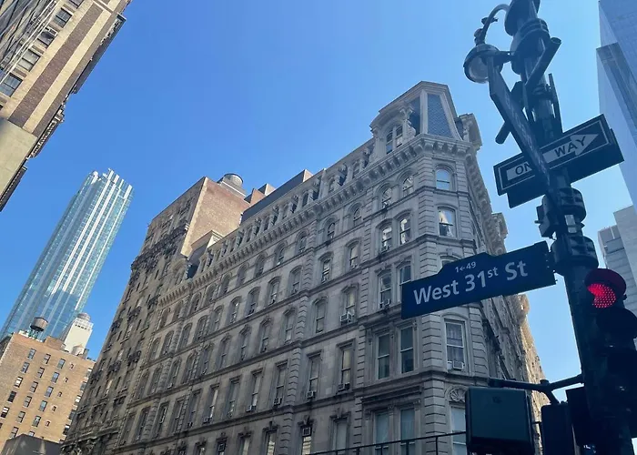 Hotel And The City, Empire State Building